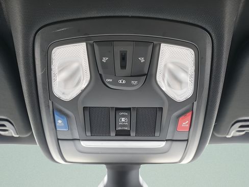 Used 2023 RAM 1500 Big Horn AWD/4WD image 17
