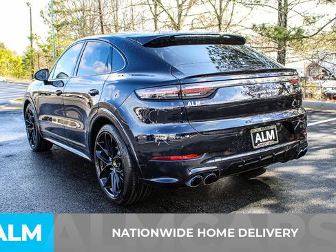 Used 2023 Porsche Cayenne Turbo image 4