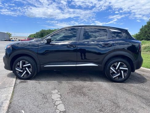 Used 2025 Nissan Kicks SV FWD image 9
