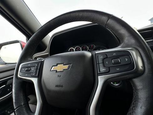 Used 2021 Chevrolet Suburban LT w/ LT Signature Package image 19