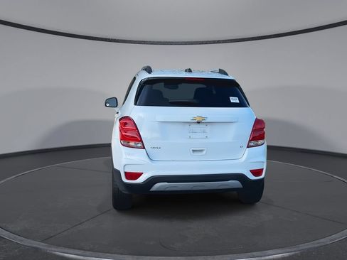 Used 2019 Chevrolet Trax LT w/ LT Convenience Package FWD image 7
