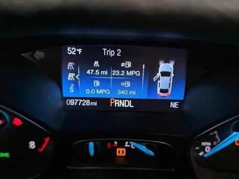 Used 2016 Ford Focus SE image 2
