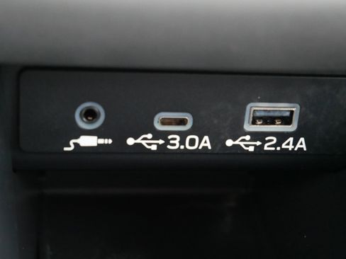 Used 2025 Subaru Outback Premium image 32