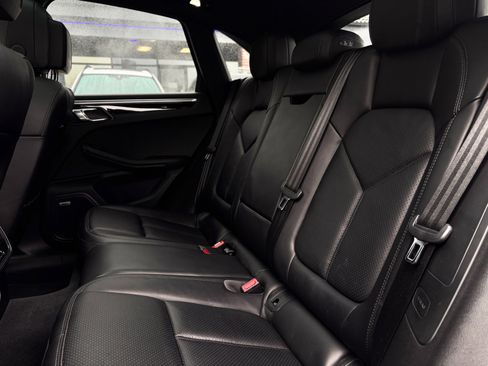 Used 2018 Porsche Macan S image 25