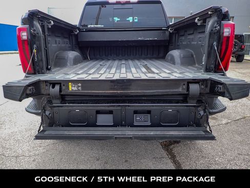 Used 2024 GMC Sierra 2500 Denali Ultimate w/ Max Trailering Package AWD/4WD image 8