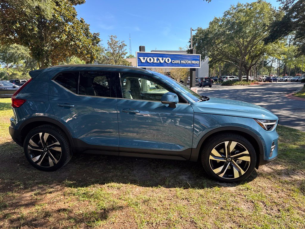 Used 2024 Volvo XC40 B5 Plus w/ Climate Package AWD/4WD image 9
