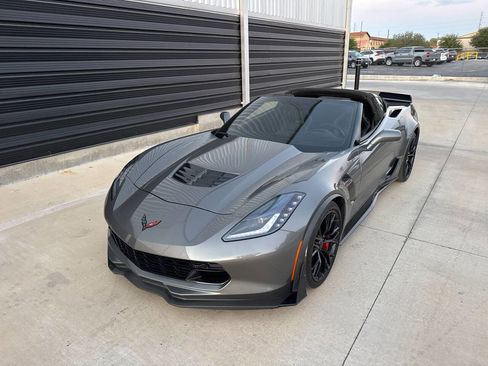 Used 2016 Chevrolet Corvette Z06 w/ 3LZ Preferred Equipment Group RWD image 9