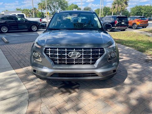 Used 2026 Hyundai Venue SEL FWD image 9