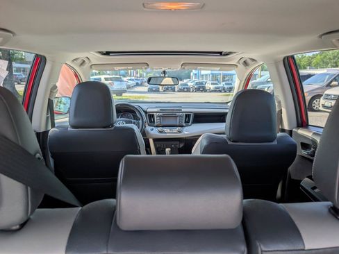 Used 2013 Toyota RAV4 Limited AWD/4WD image 8