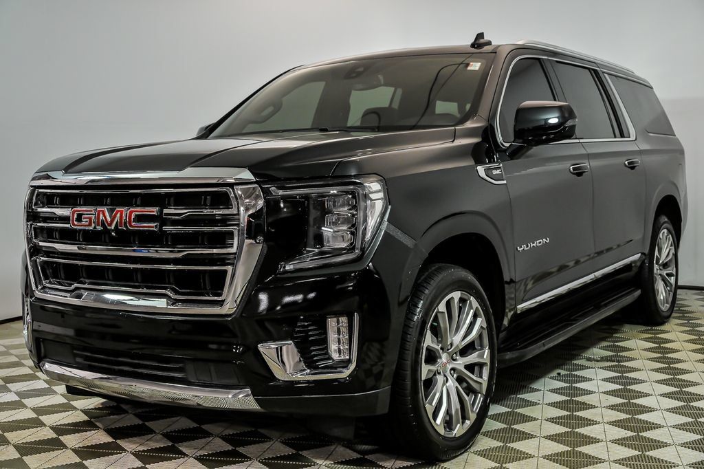 Used 2022 GMC Yukon XL SLT w/ SLT Premium Package AWD/4WD image 5
