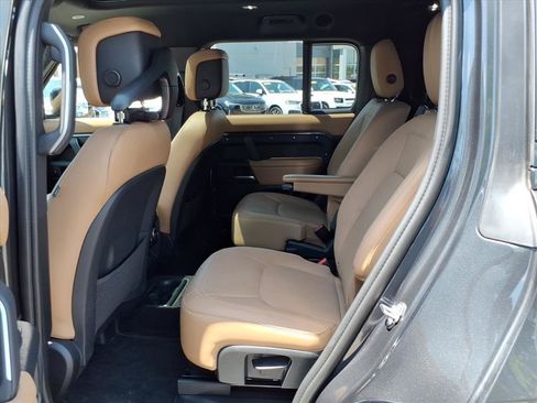 Certified 2025 Land Rover Defender 130 X-Dynamic SE AWD/4WD image 12