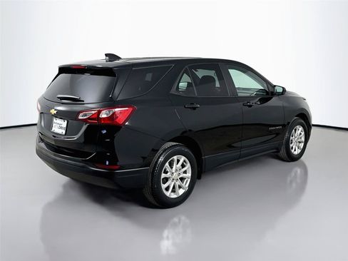 Used 2020 Chevrolet Equinox LS w/ LS Convenience Package FWD image 9