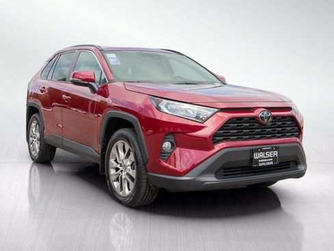 Used 2020 Toyota RAV4 XLE Premium AWD/4WD image 7