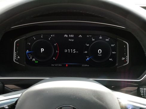 Certified 2023 Volkswagen Tiguan SEL R-Line AWD/4WD image 21