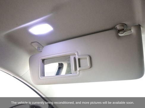 Used 2023 Volkswagen Taos SE w/ Panoramic Sunroof Package image 25