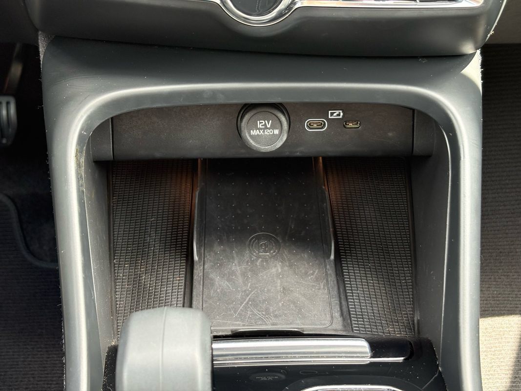 Used 2023 Volvo XC40 Recharge Plus AWD/4WD image 17