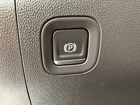 Used 2020 Chevrolet Silverado 1500 RST w/ All-Star Edition image 28