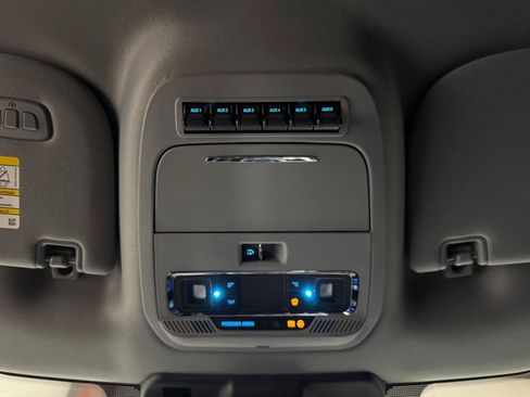 Used 2024 Ford F250 Lariat w/ Lariat Ultimate Package AWD/4WD image 33