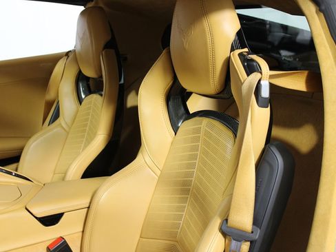 Used 2022 Chevrolet Corvette 3LT w/ Z51 Performance Package image 11