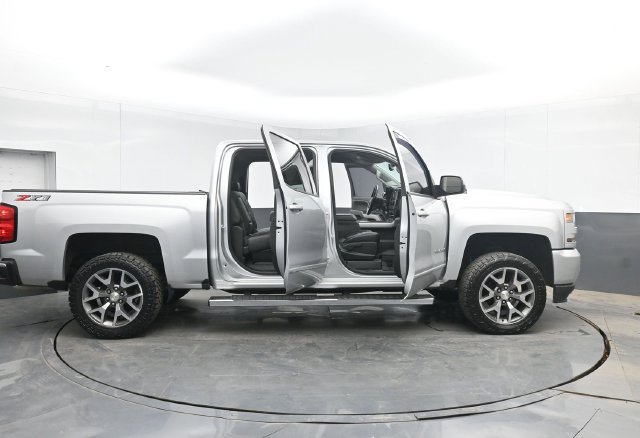Used 2018 Chevrolet Silverado 1500 LT w/ All Star Edition AWD/4WD image 50
