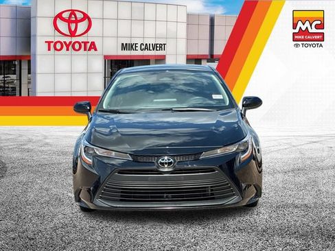Used 2025 Toyota Corolla LE FWD image 8