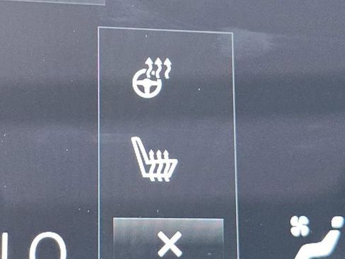 Used 2022 Volvo S60 B5 Momentum w/ Premium Package image 9