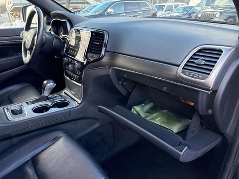 Used 2022 Jeep Grand Cherokee Limited image 27