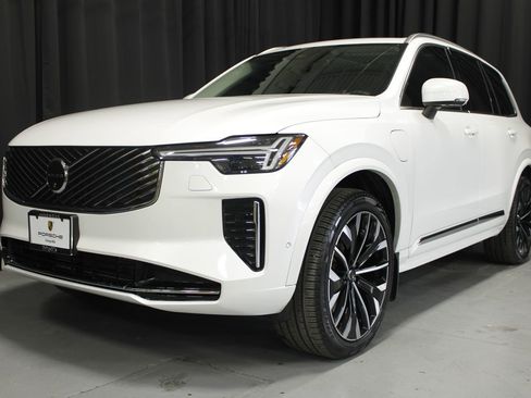 Used 2025 Volvo XC90 T8 Ultra image 8