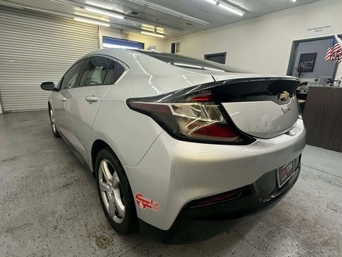 Used 2017 Chevrolet Volt LT w/ Comfort Package image 37