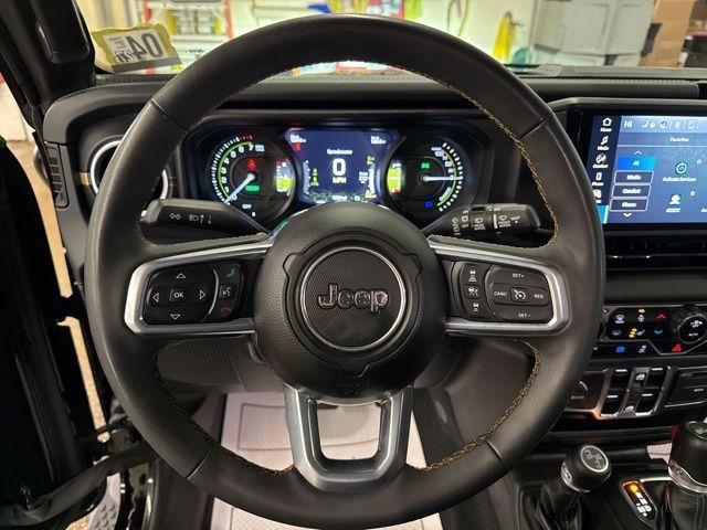 Used 2024 Jeep Wrangler Unlimited Sahara AWD/4WD image 13