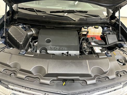 Used 2023 Chevrolet Traverse LT AWD/4WD image 36