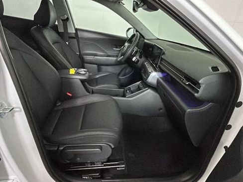 Certified 2025 Hyundai Kona Limited AWD/4WD image 32