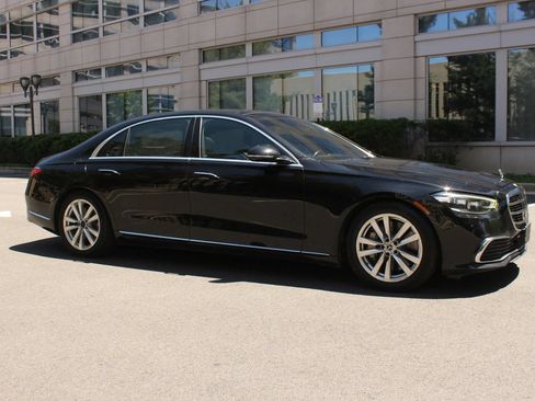 Used 2022 Mercedes-Benz S 500 4MATIC image 2