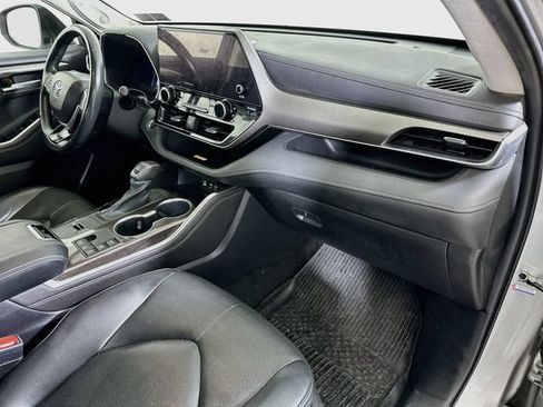 Used 2023 Toyota Highlander Limited AWD/4WD image 36