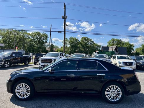 Used 2014 Chrysler 300 AWD w/ Driver Convenience Group image 4