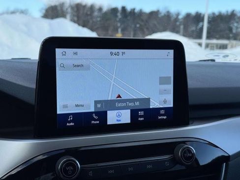 Used 2020 Ford Escape SE image 25