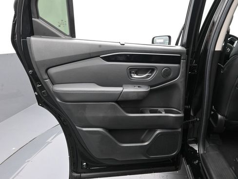 Used 2025 Honda Pilot EX-L image 21