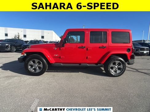 Used 2018 Jeep Wrangler Unlimited Sahara w/ Dual Top Group image 9