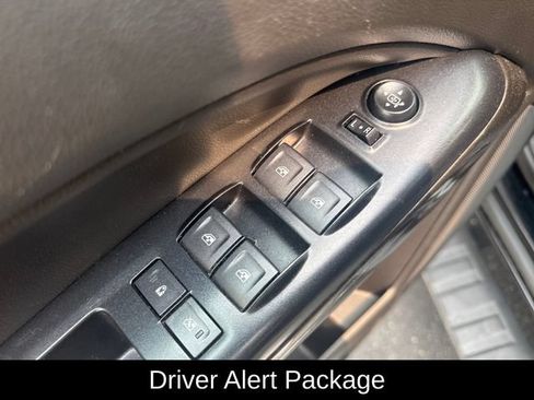 Used 2017 GMC Canyon SLT w/ Driver Alert Package AWD/4WD image 13