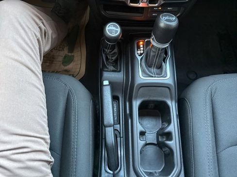 Used 2019 Jeep Wrangler Unlimited Sahara w/ Cold Weather Group image 24