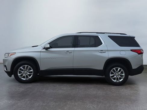 Used 2021 Chevrolet Traverse LT w/ LPO, Floor Liner Package AWD/4WD image 2