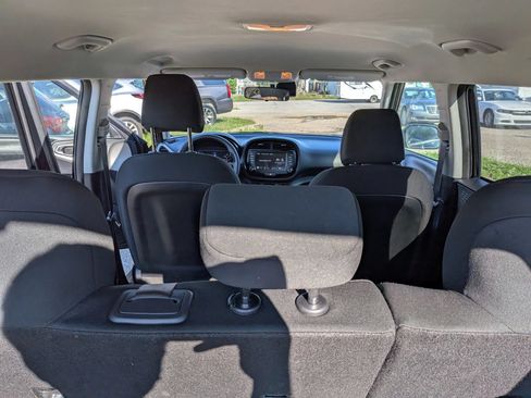 Used 2022 Kia Soul LX w/ Technology Package FWD image 29