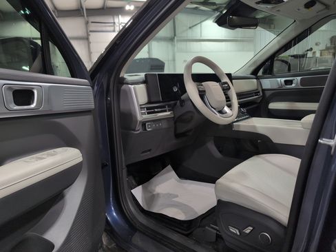 Used 2025 Hyundai Santa Fe SEL image 7