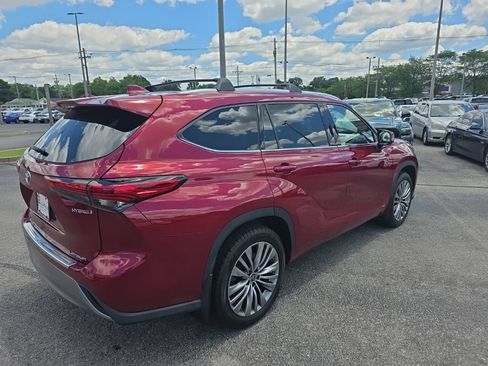 Used 2022 Toyota Highlander Platinum AWD/4WD image 5