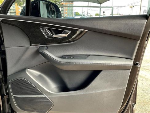 Used 2022 Audi Q7 Premium Plus w/ Premium Plus Package image 20