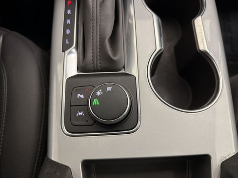 Used 2022 Chevrolet Blazer LT w/ Sound & Technology Package FWD image 32
