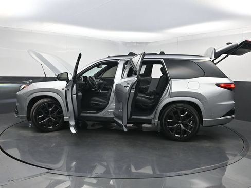 Used 2024 Lexus TX 500h AWD w/ Technology Package image 39