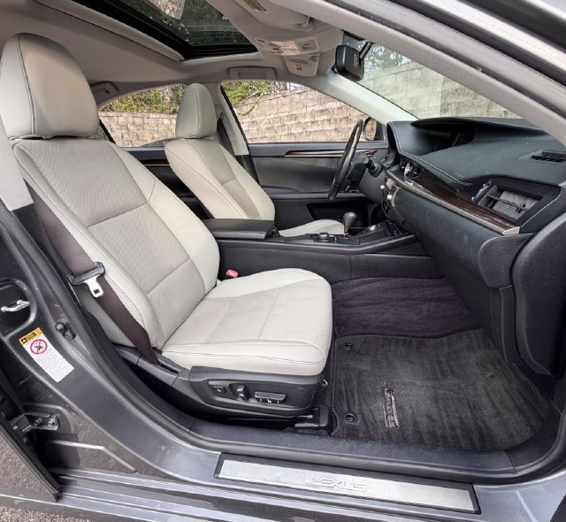 Used 2014 Lexus ES 350 w/ Premium Package FWD image 25