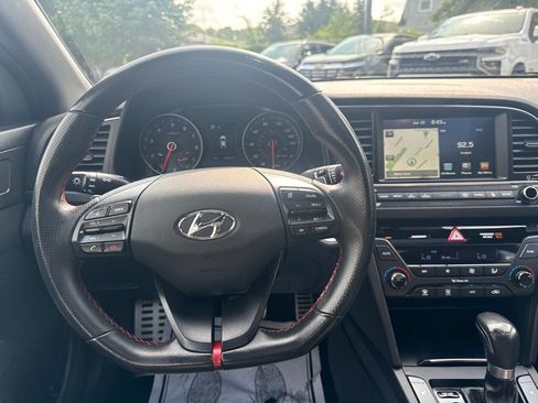 Used 2017 Hyundai Elantra Sport w/ Sport Premium Package 06 FWD image 23