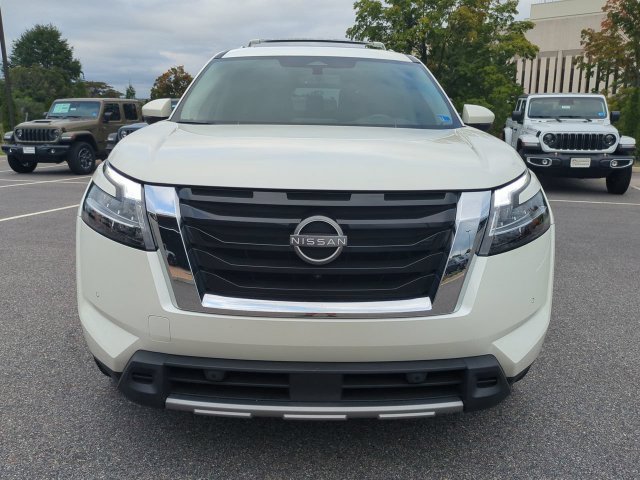 Used 2023 Nissan Pathfinder SL w/ SL Premium Package AWD/4WD image 9